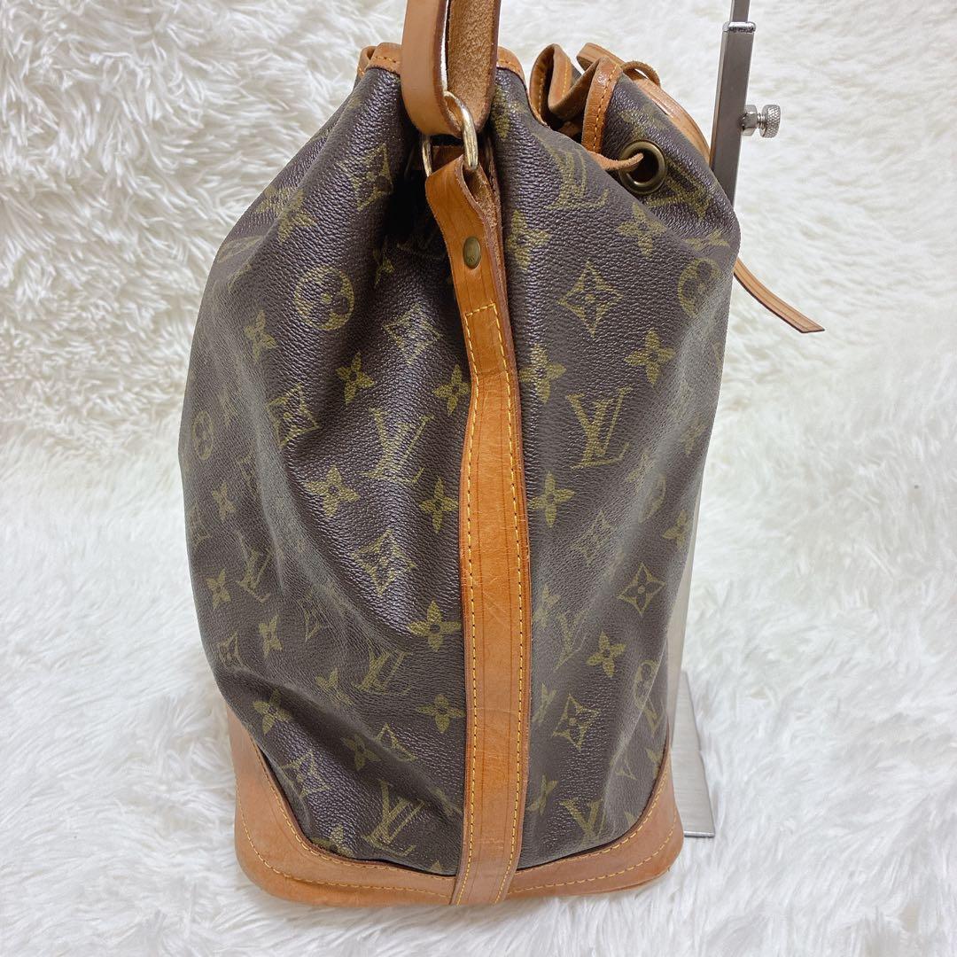 L O U I S V U I T T O N Vintage Monogram Noe Bucket Shoulder Bag