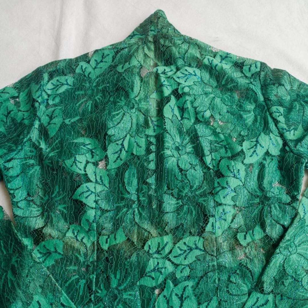 Vintage Green Lace Kebaya Kutubaru