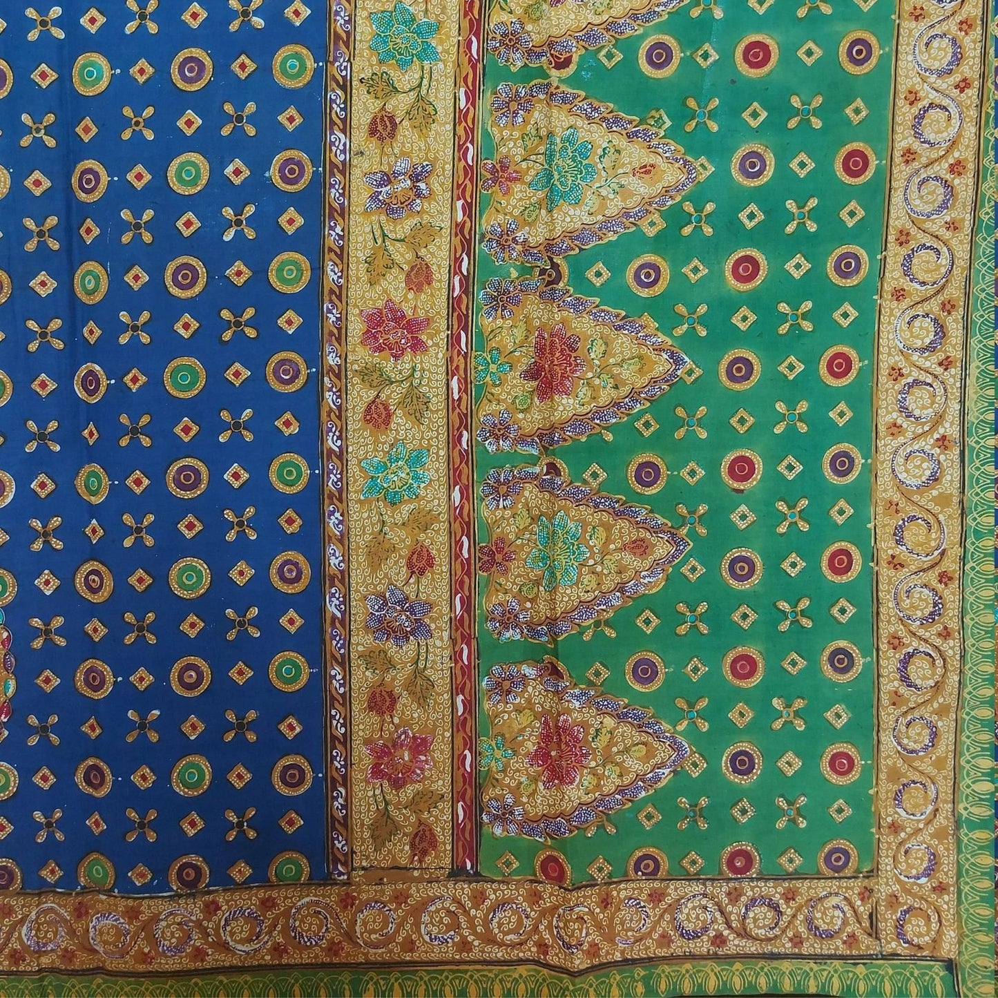 Indonesian Hand Drawn Javanese Batik Jlamprang Biru Royal Motif Gemstone Kain