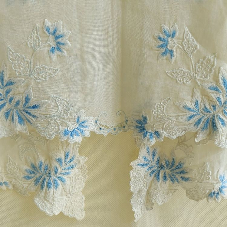 (L) Vintage White Blue Embroidery Encim Kebaya