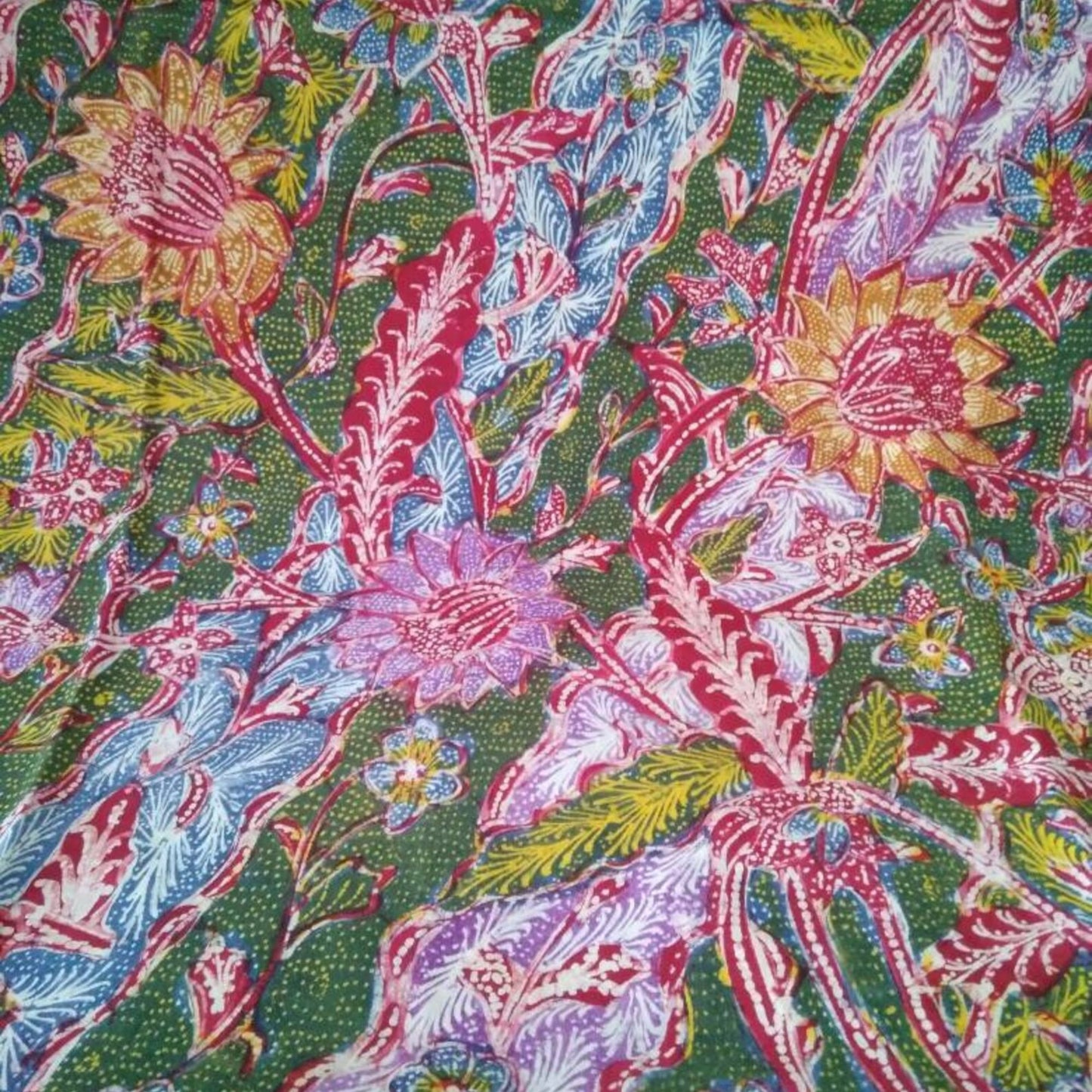 Vintage Peranakan Hand Drawn Tiga Negeri Sarong Batik in Green (Bianjoe) Sekarjagad (World of Flowers)