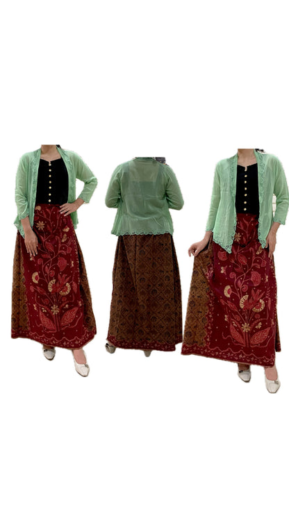 Vintage Dutch-Style Gringsing Batik Sarong from the 1890s