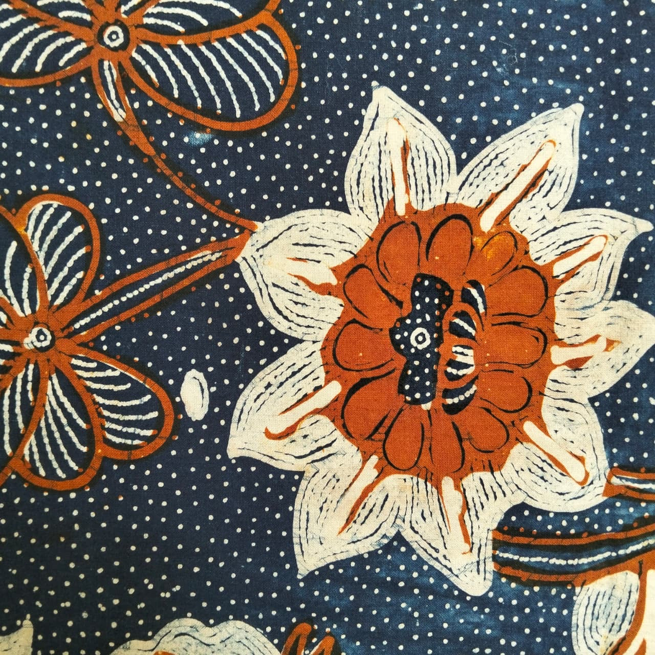 Antique Hand-Drawn Batik Tulis Banyumas Galaran Merak Motif Blue Background