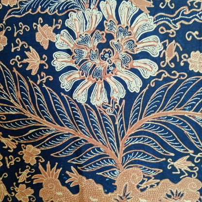 Antique Batik Tulis Pekalongan "Galaran Merak" – Blue Ground Floral Garden Motif – Hand-Drawn Indonesian Heritage Textile
