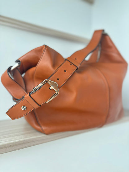 Tod’s Pebbled Leather Hobo Shoulder Bag Tan Brown Large