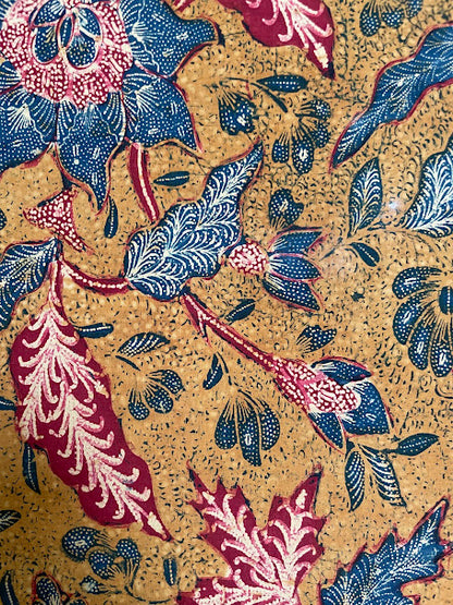 Exquisite Vintage 1950s Batik Tiga Negeri – Authentic Hand-Drawn Masterpiece