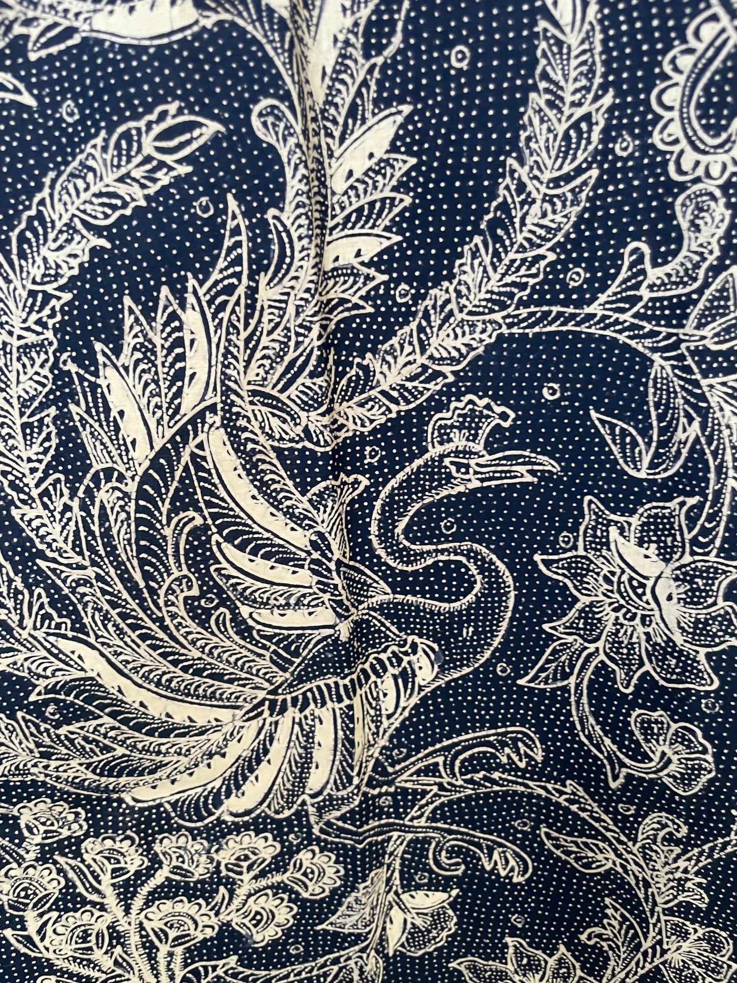 Antique Batik Tulis Tiga Negeri Kelengan – Blue & White Peacock Floral Motif – Hand-Drawn Indonesian Vintage Textile