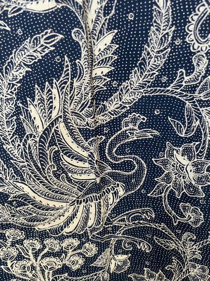 Antique Batik Tulis Tiga Negeri Kelengan – Blue & White Peacock Floral Motif – Hand-Drawn Indonesian Vintage Textile