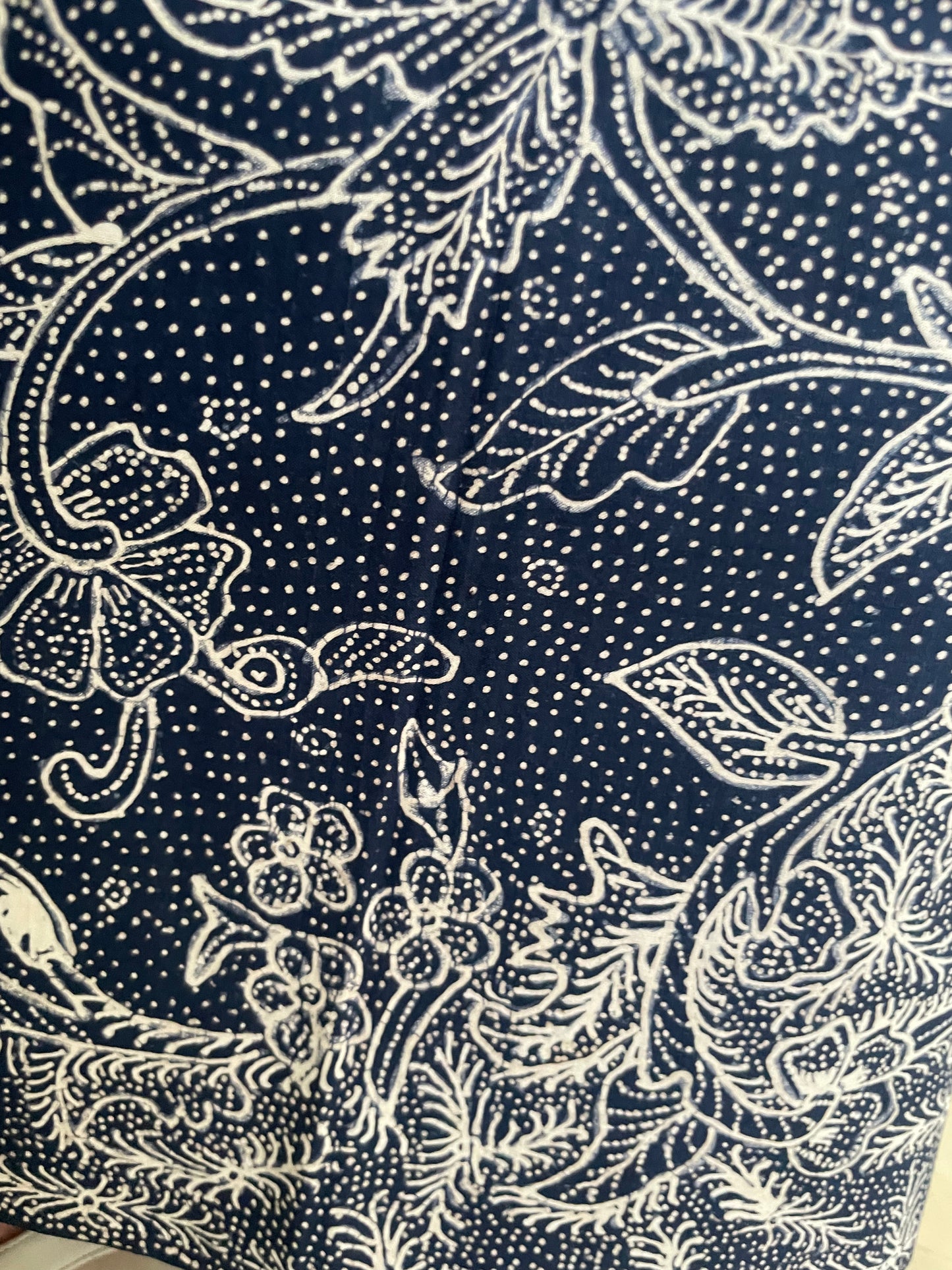 Antique Batik Tulis Tiga Negeri Kelengan – Blue & White Peacock Floral Motif – Hand-Drawn Indonesian Vintage Textile