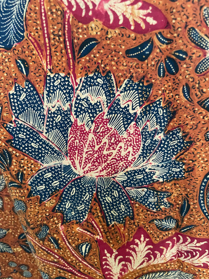 Vintage Batik Tulis Tiga Negeri “Waru Halus” by Tjoa Tjoen Tiang (Totot) – Second Generation Peranakan Masterpiece
