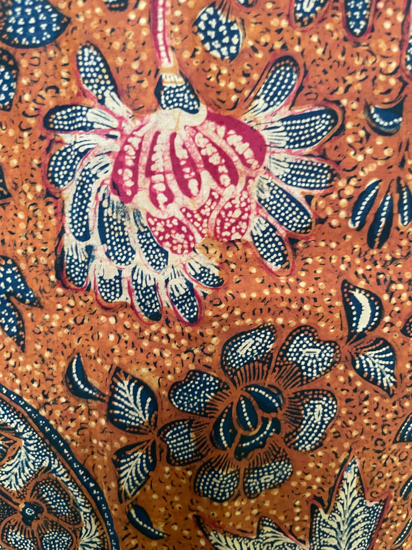 Vintage Batik Tulis Tiga Negeri “Waru Halus” by Tjoa Tjoen Tiang (Totot) – Second Generation Peranakan Masterpiece