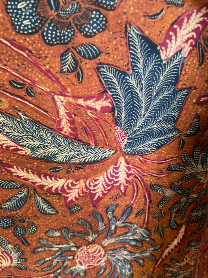 Vintage Batik Tulis Tiga Negeri “Waru Halus” by Tjoa Tjoen Tiang (Totot) – Second Generation Peranakan Masterpiece
