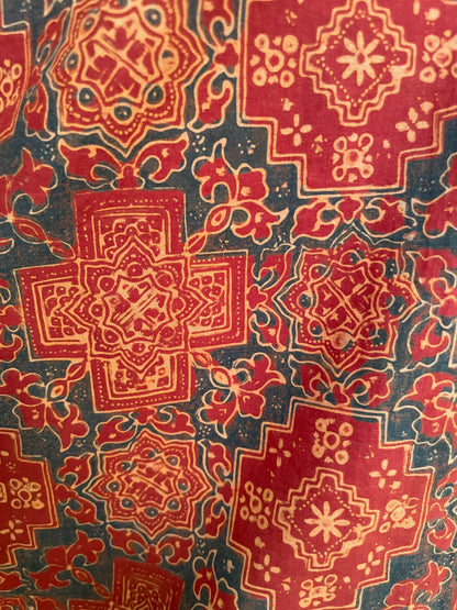 Antique Batik Tulis Jambi "Kaca Piring" – Hand-Drawn Sumatran Heritage Textile – Vintage Indonesian Batik