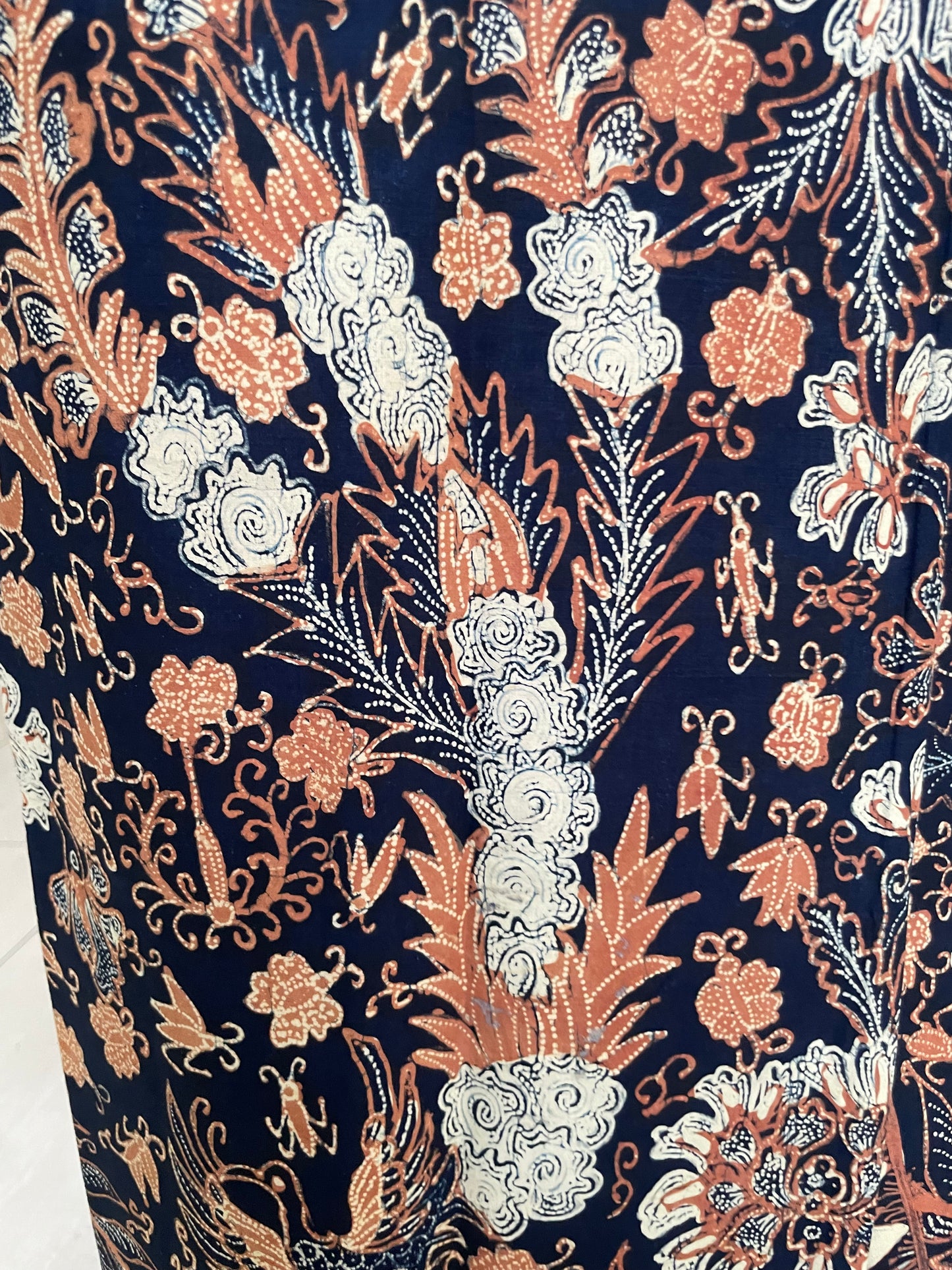 Antique Batik Tulis Pekalongan "Galaran Merak" – Blue Ground Floral Garden Motif – Hand-Drawn Indonesian Heritage Textile