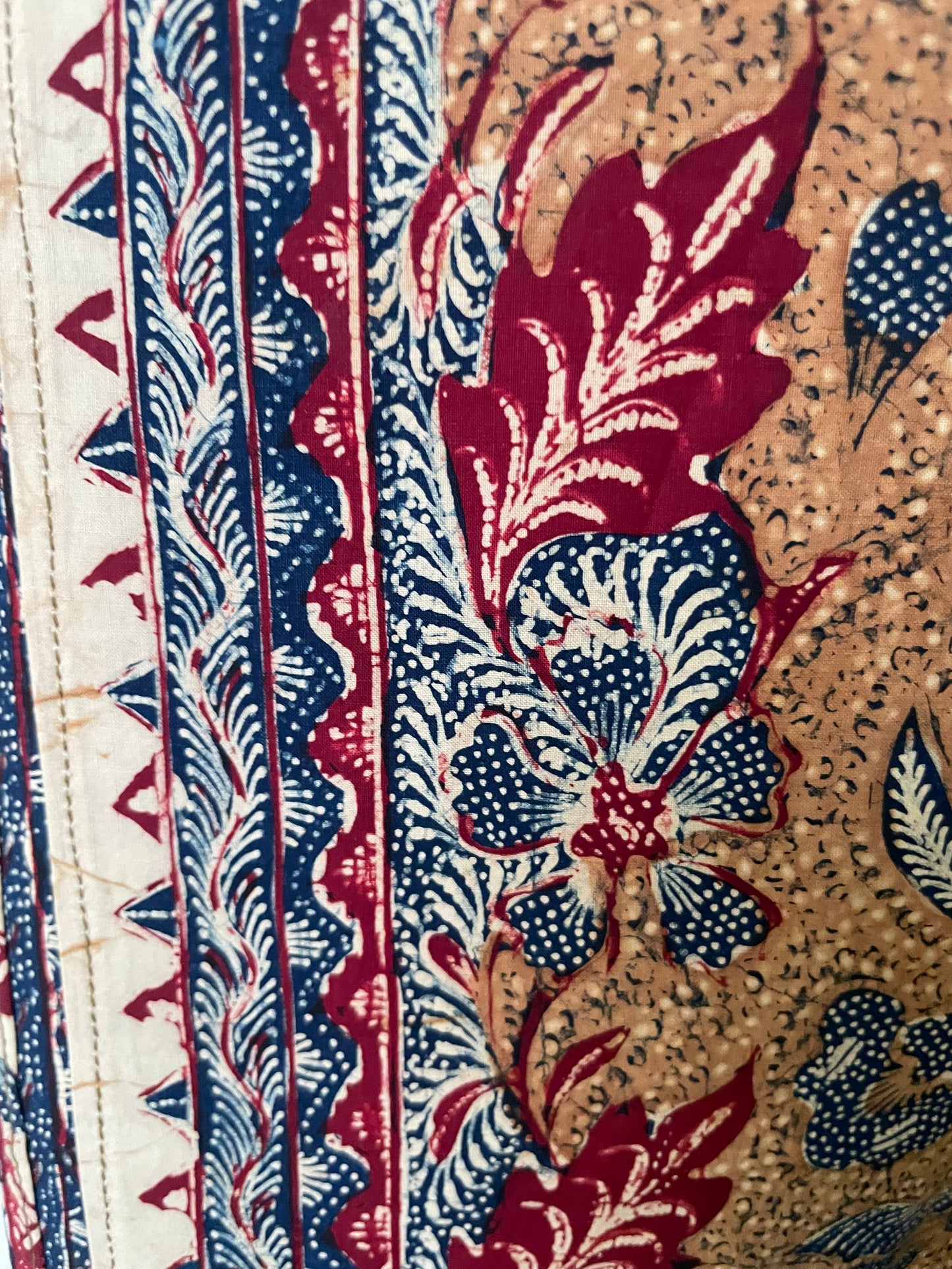 Antique Batik Tulis Tiga Negeri by Tjoa Siang Gwan (3rd Generation) – Peranakan Hand-Drawn Masterpiece – Vintage Indonesian Batik Textile