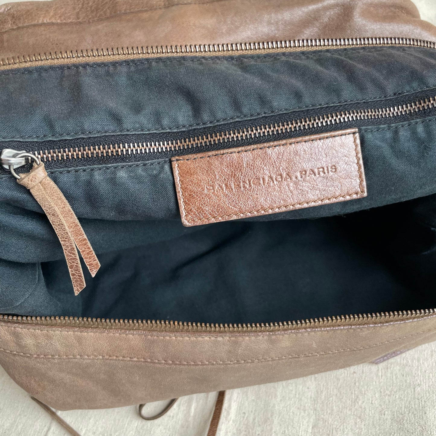 Authentic Vintage Balenciaga "Days" Messenger Bag - Camel Brown Leather