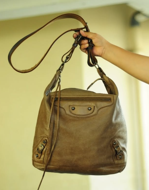 Authentic Vintage Balenciaga "Days" Messenger Bag - Camel Brown Leather