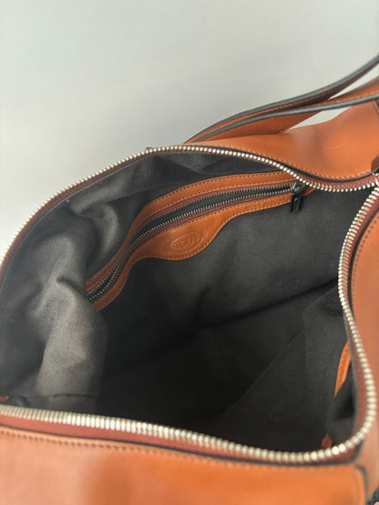 Tod’s Pebbled Leather Hobo Shoulder Bag Tan Brown Large