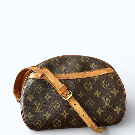 L O U I S V U I T T O N Vintage Monogram Blois Shoulder Bag M51221