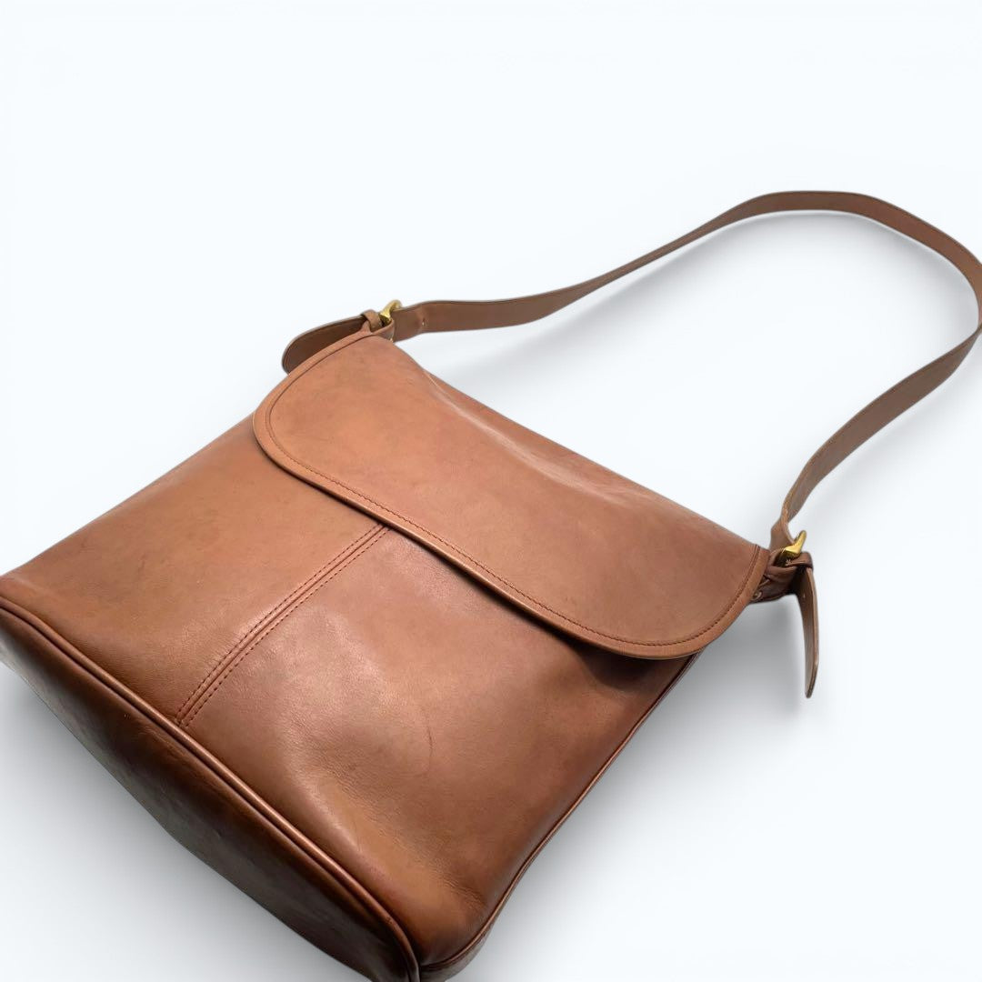 C O A C H Vintage 4996 Leather Shoulder Bag Brown USA Made