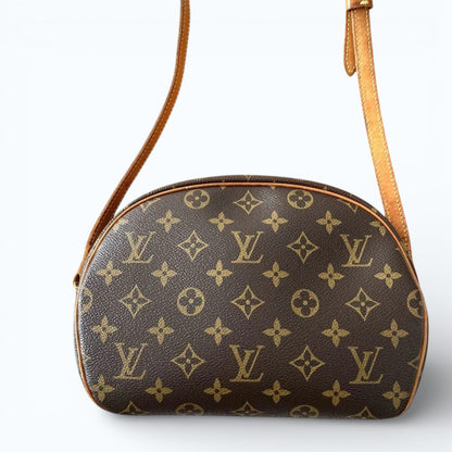 L O U I S V U I T T O N Vintage Monogram Blois Shoulder Bag M51221