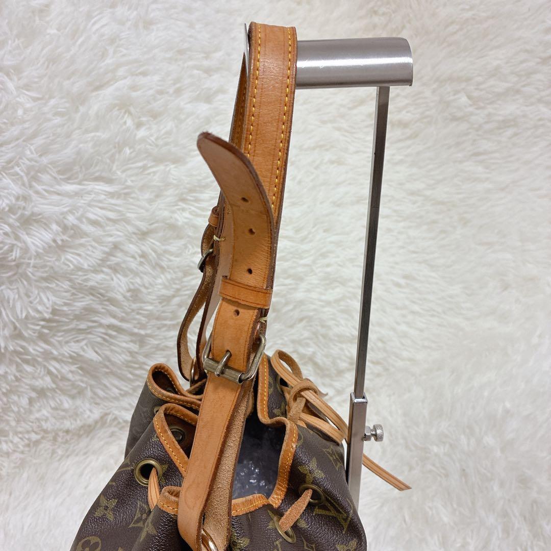 L O U I S V U I T T O N Vintage Monogram Noe Bucket Shoulder Bag