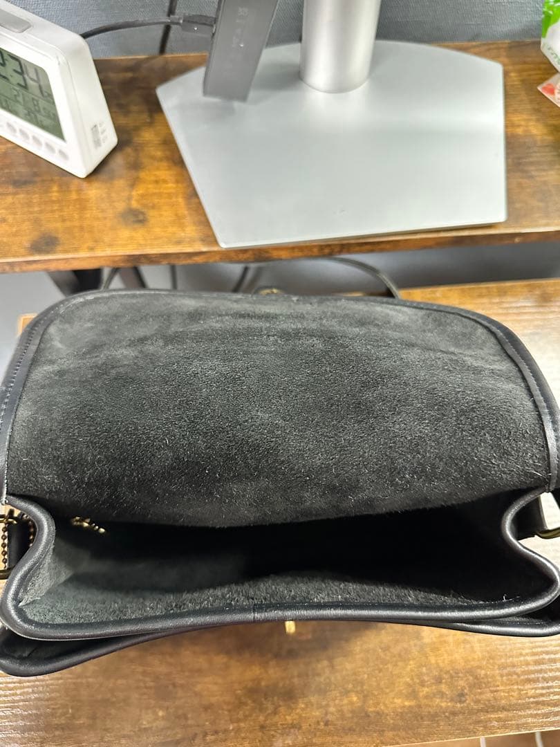 C O A C H Vintage 9954 Leather Shoulder Bag Black Turn-lock USA Made 1996
