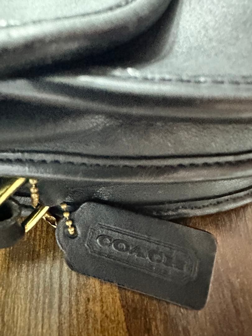 C O A C H Vintage 9954 Leather Shoulder Bag Black Turn-lock USA Made 1996