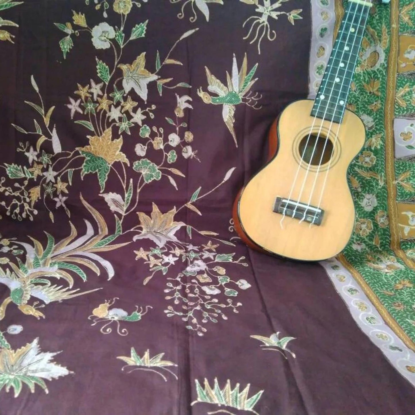 Vintage Hand Drawn Batik Sogan Buketan With Bouquet and Phoenix Kain