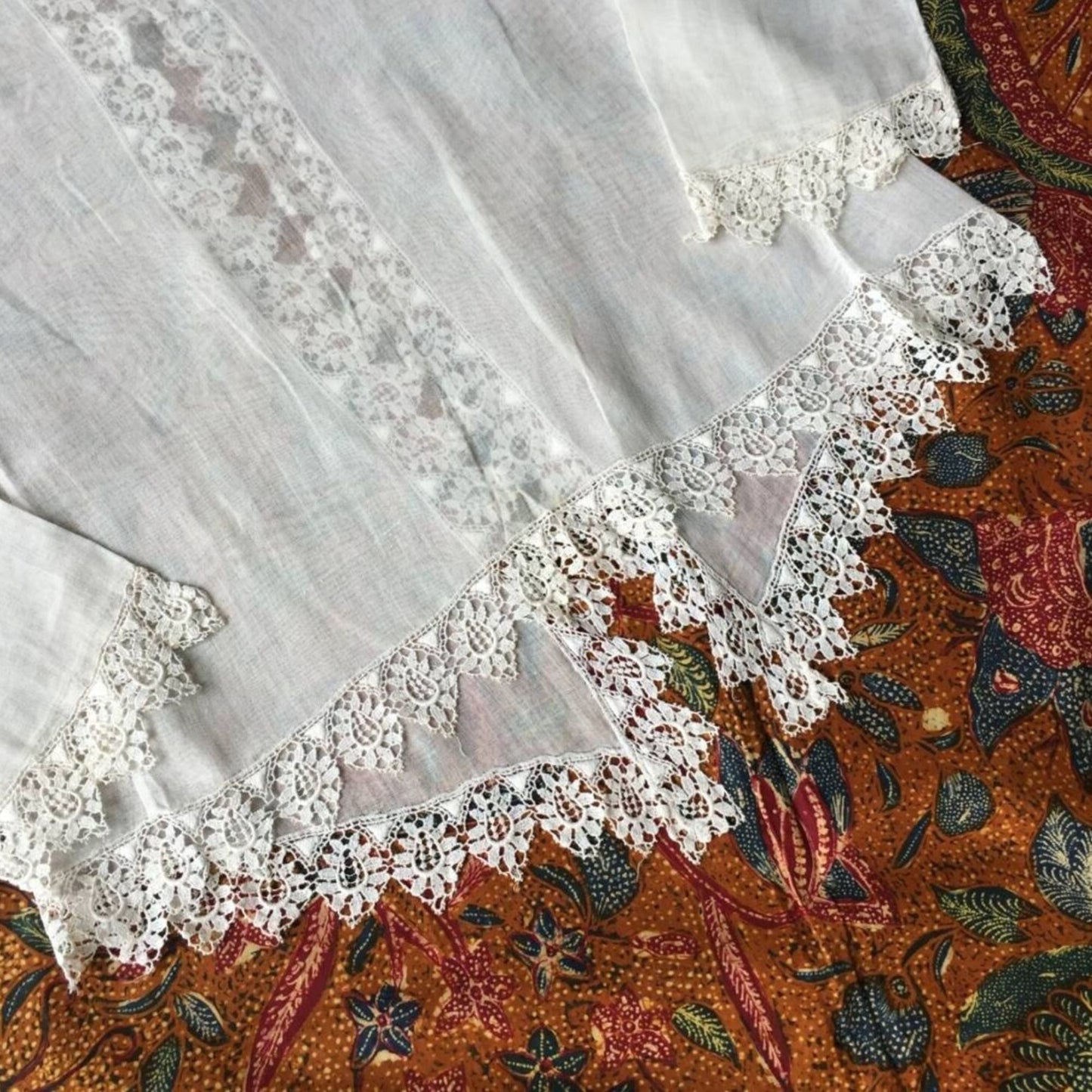 Vintage Indonesian Kebaya Krancang in White Ivory with Flowers Embroidery