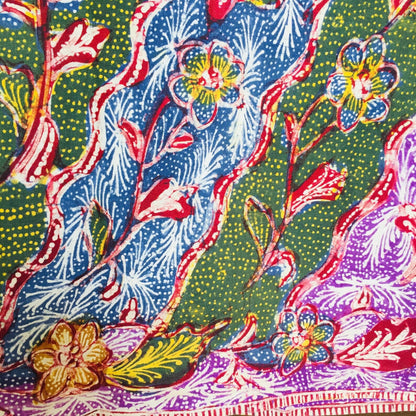 Vintage Peranakan Hand Drawn Tiga Negeri Sarong Batik in Green (Bianjoe) Sekarjagad (World of Flowers)