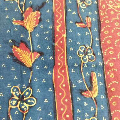 Vintage Goan Saroong With Cecek Background