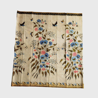 Vintage Dutch Saroong With Pakis Background
