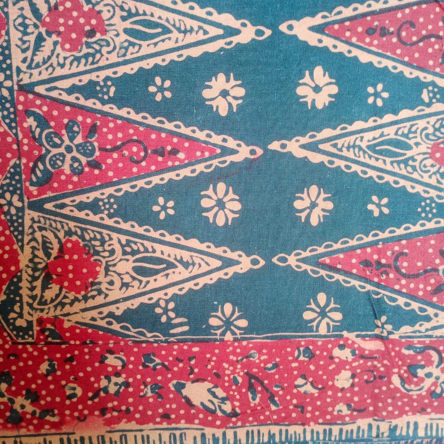 1980s Tumpal Pasung Petunia Flower Saroong Shawl