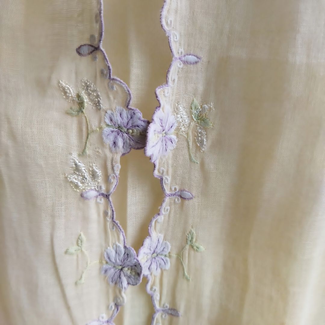 Vintage Cream Simple Kebaya