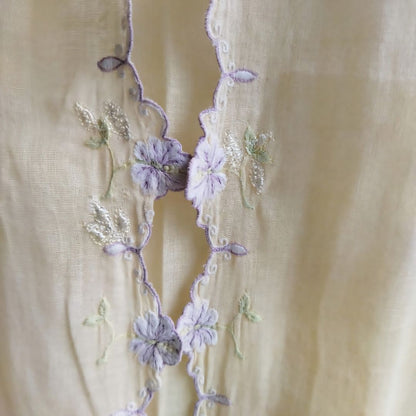 Vintage Cream Simple Kebaya