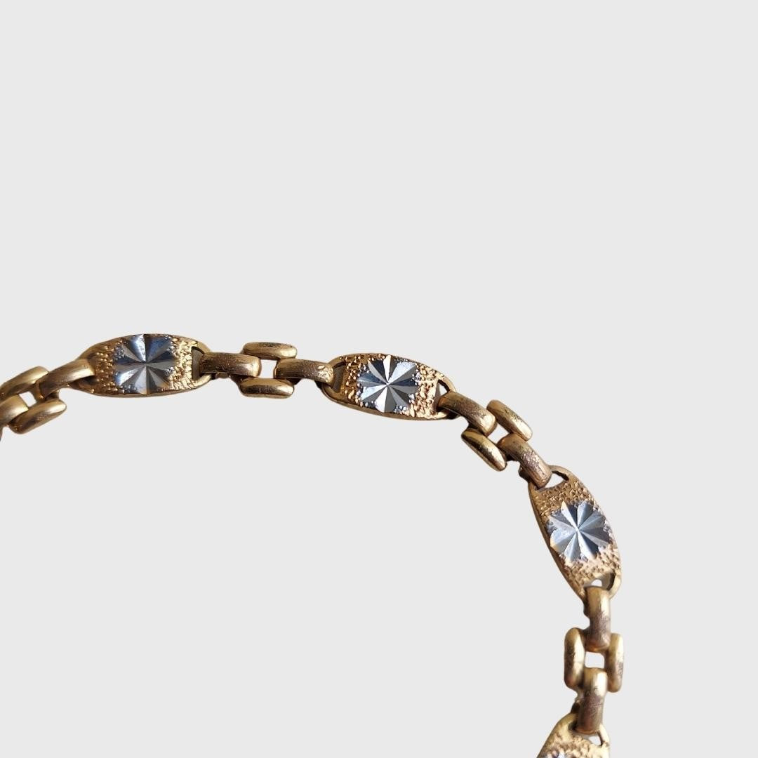 Oval Chain Bracelet with Silver Star Motifs