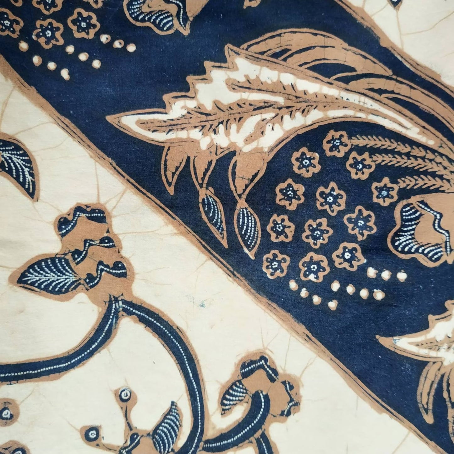 Vintage 80s Sogan Lereng Indonesian Batik