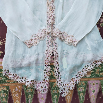 Vintage White Kebaya with Soft Pink Kerancang Trim