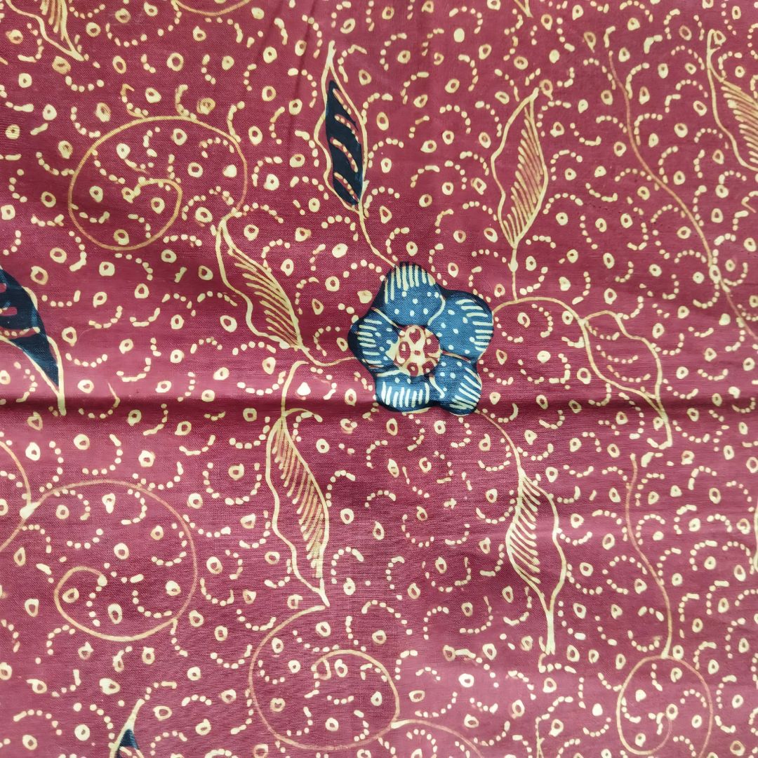 Vintage Goan Saroong With Cecek Background