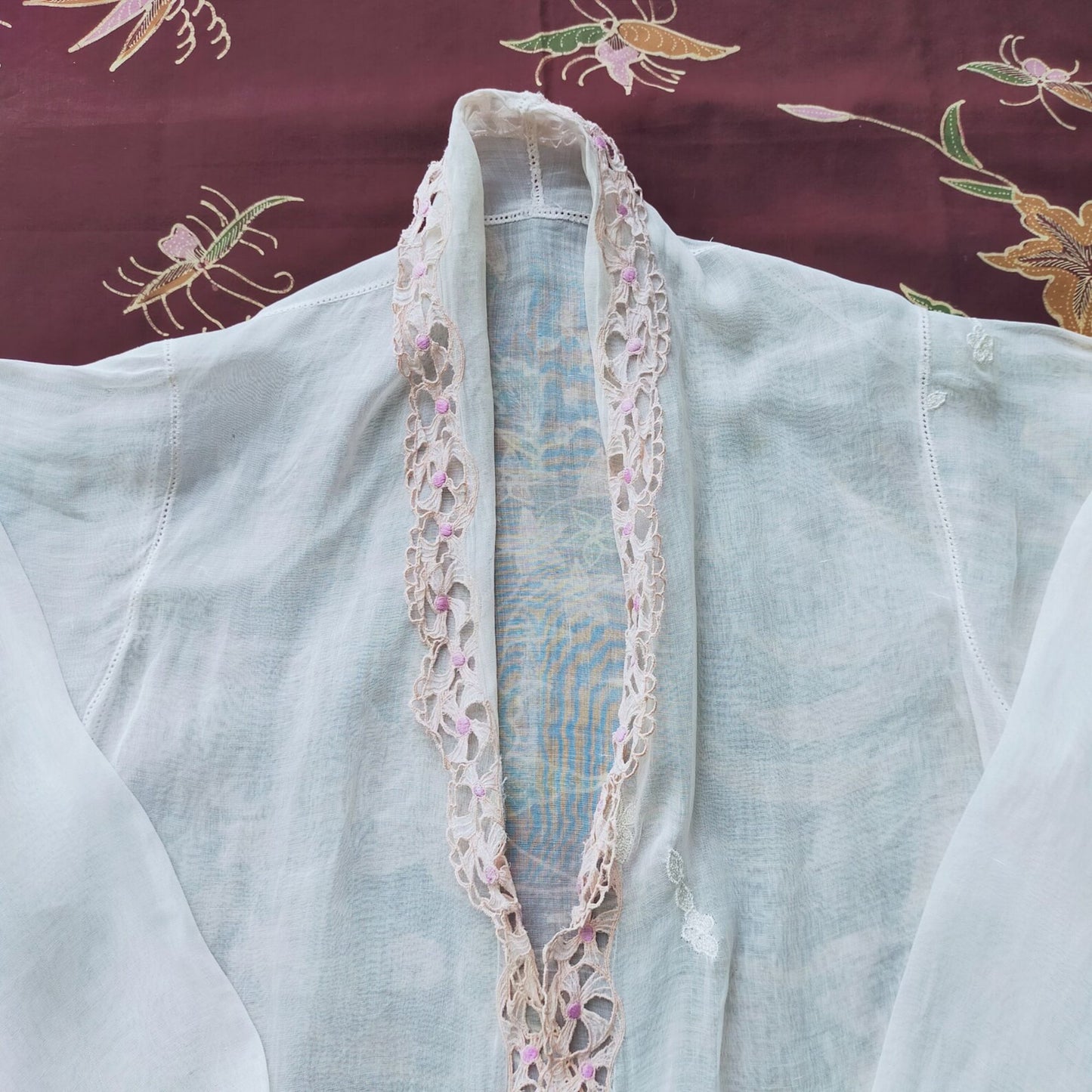 Vintage White Kebaya with Soft Pink Kerancang Trim