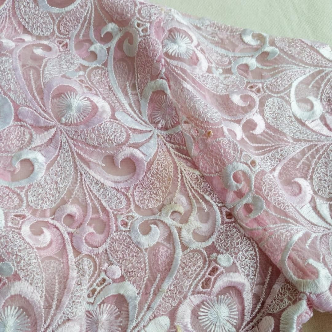 Vintage Pink Lace Kebaya Kutubaru