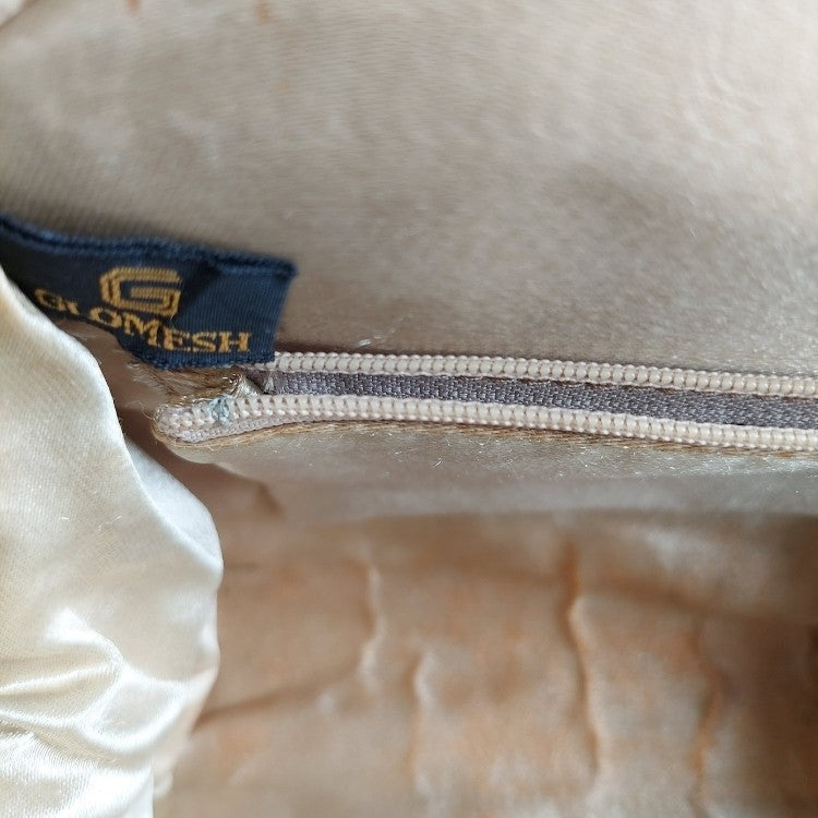 1970s Scallop Broken White Metal Mesh Sling Bag