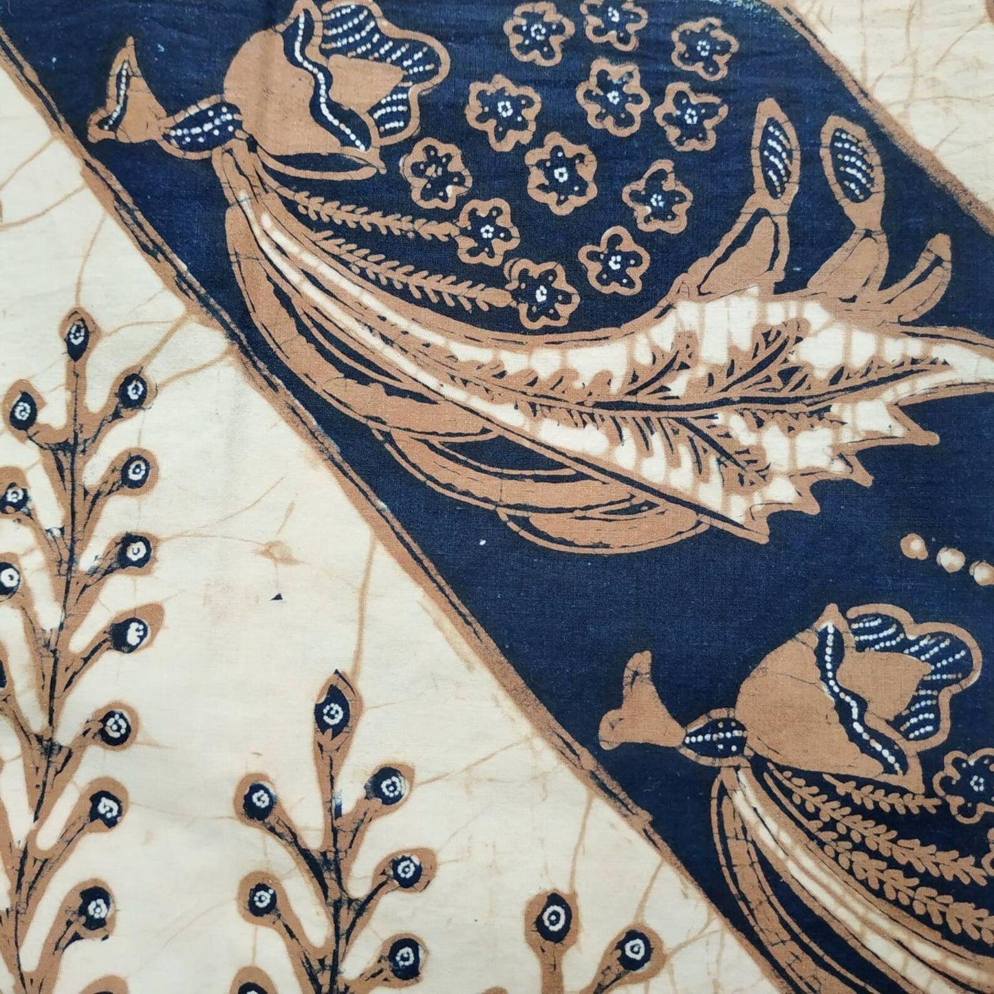 Vintage 80s Sogan Lereng Indonesian Batik