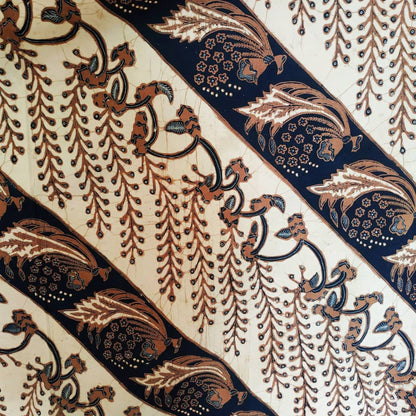 Vintage 80s Sogan Lereng Indonesian Batik