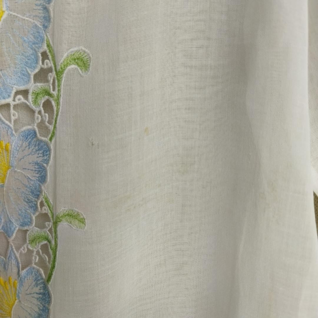 Vintage Broken White Soft Blue Encim kebaya
