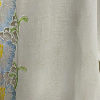 Vintage Broken White Soft Blue Encim kebaya