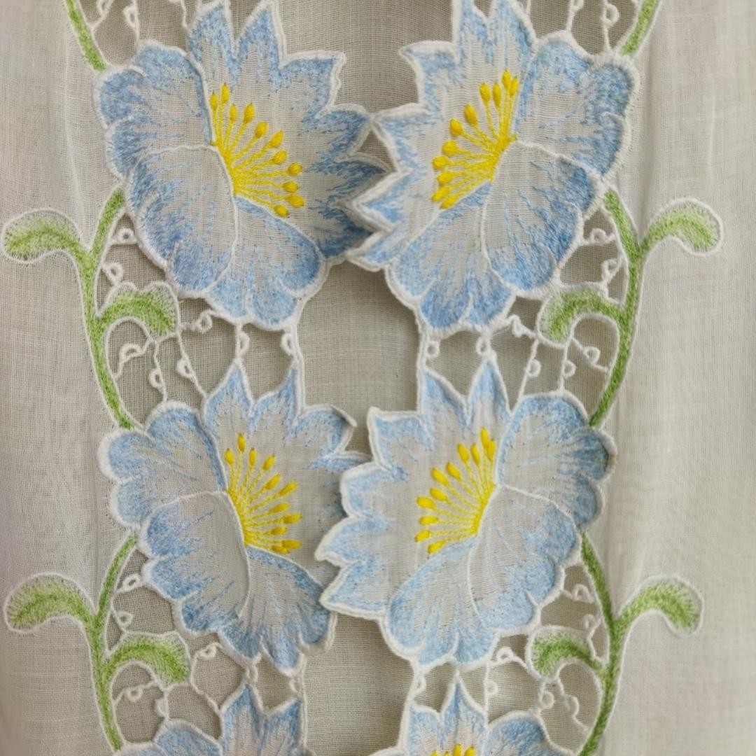 Vintage Broken White Soft Blue Encim kebaya