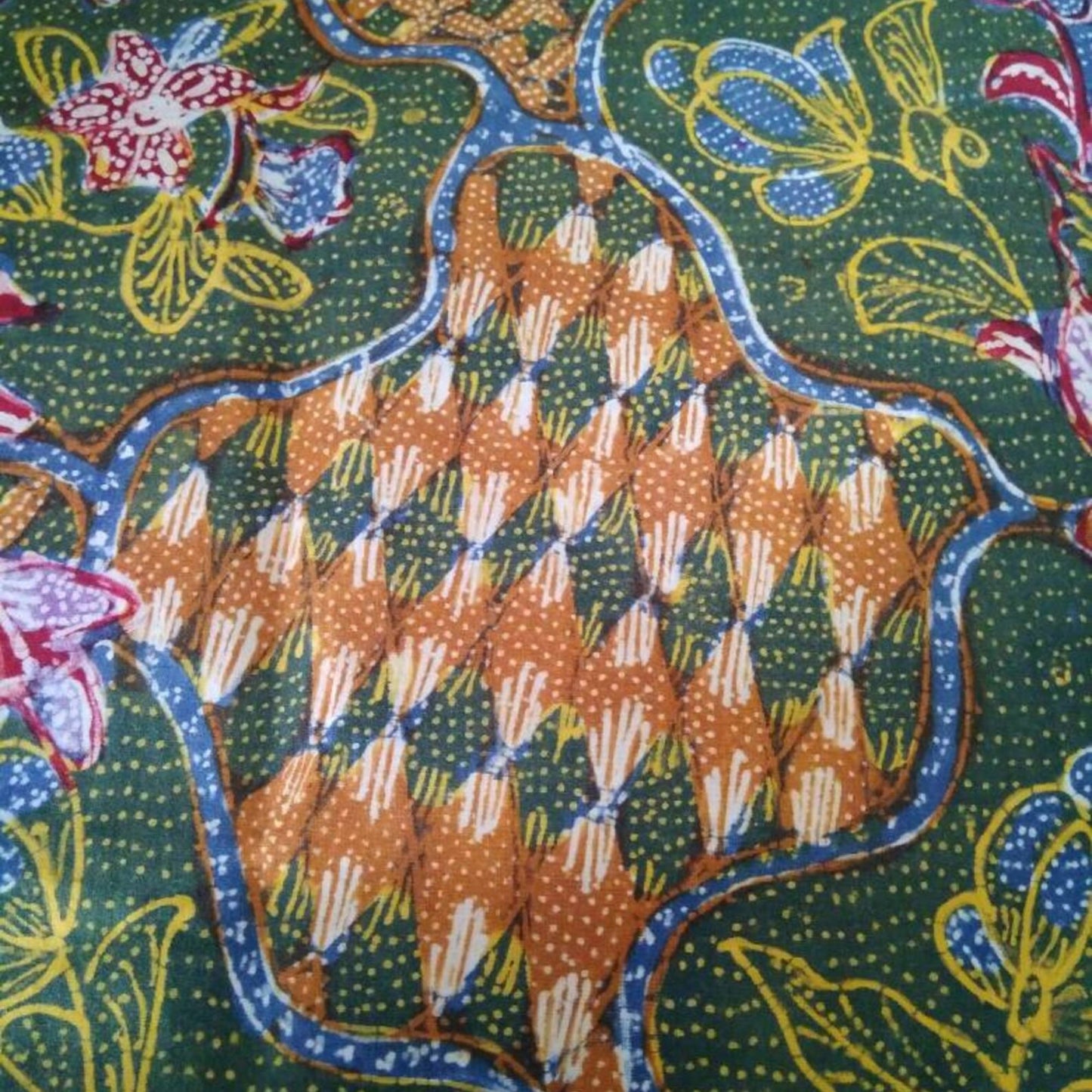 Vintage Peranakan Hand Drawn Tiga Negeri Sarong Batik in Green (Bianjoe) Sekarjagad (World of Flowers)
