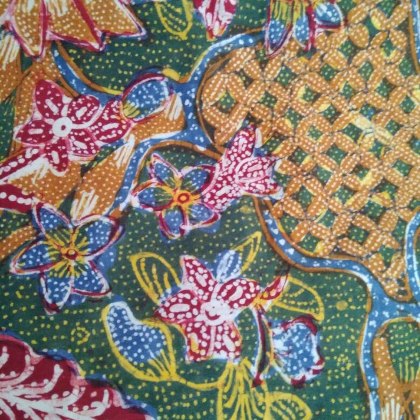Vintage Peranakan Hand Drawn Tiga Negeri Sarong Batik in Green (Bianjoe) Sekarjagad (World of Flowers)